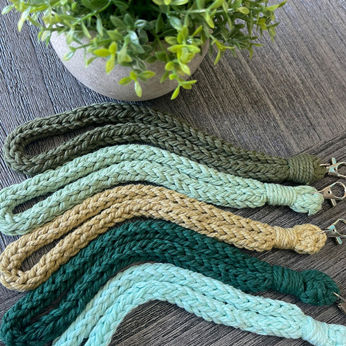 I-color lanyards